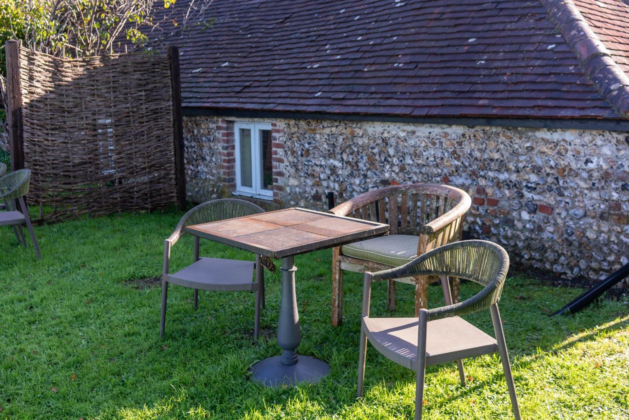 The Royal Oak Inn Chichester Ngoại thất bức ảnh