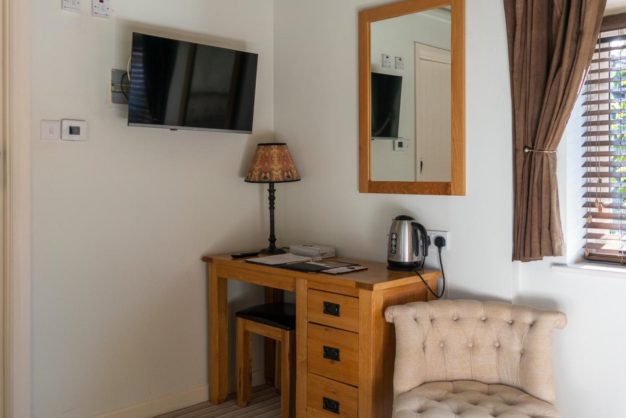 The Royal Oak Inn Chichester Ngoại thất bức ảnh