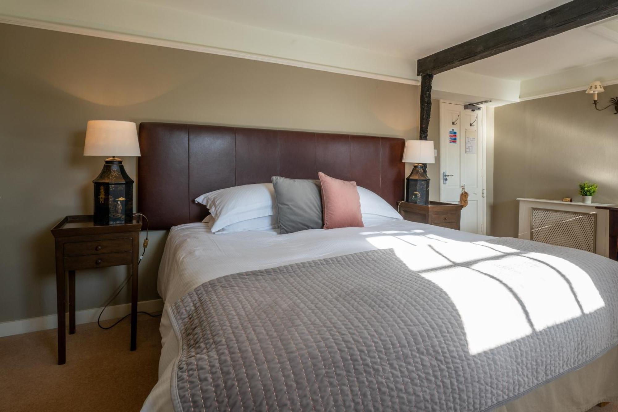 The Royal Oak Inn Chichester Ngoại thất bức ảnh