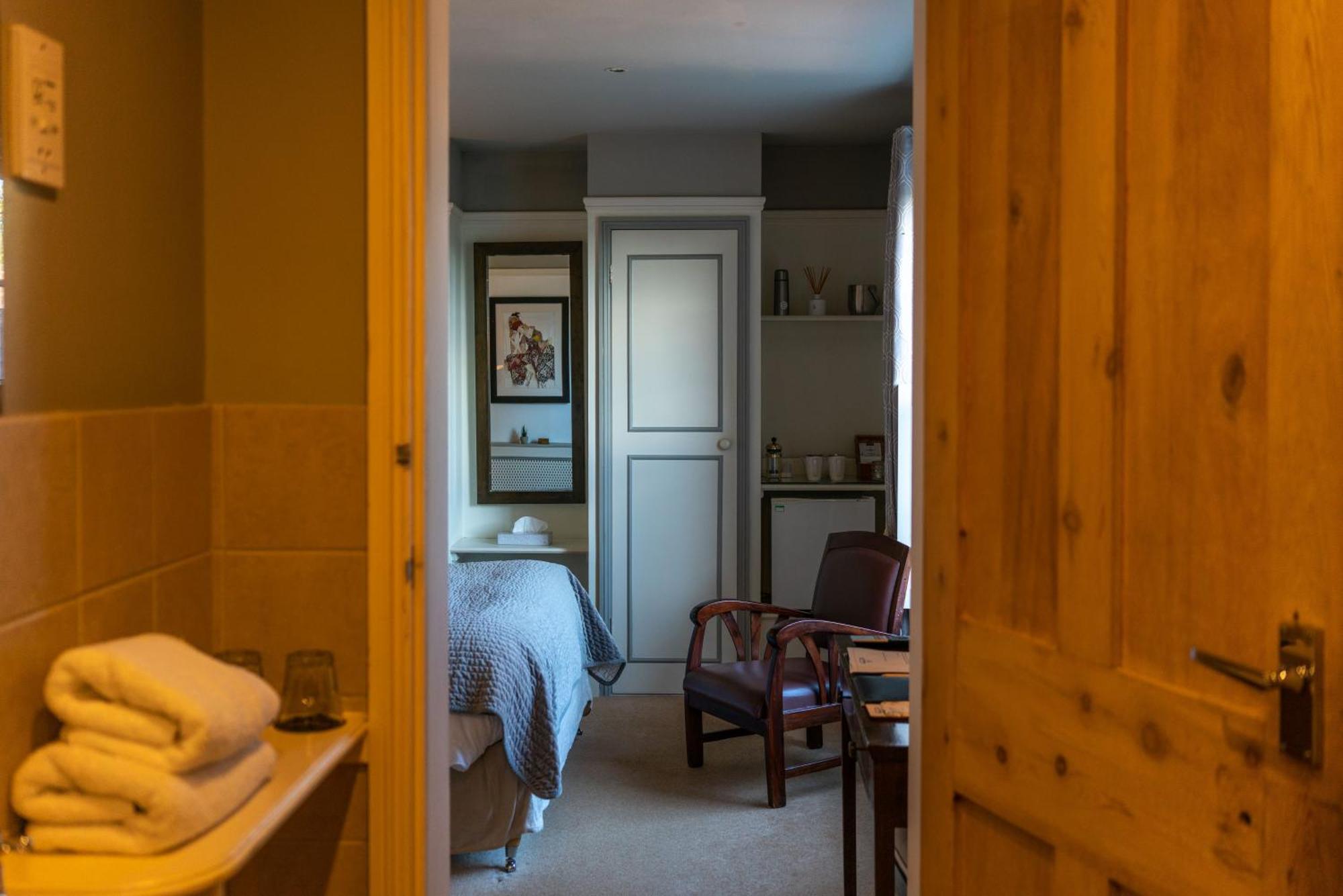 The Royal Oak Inn Chichester Ngoại thất bức ảnh