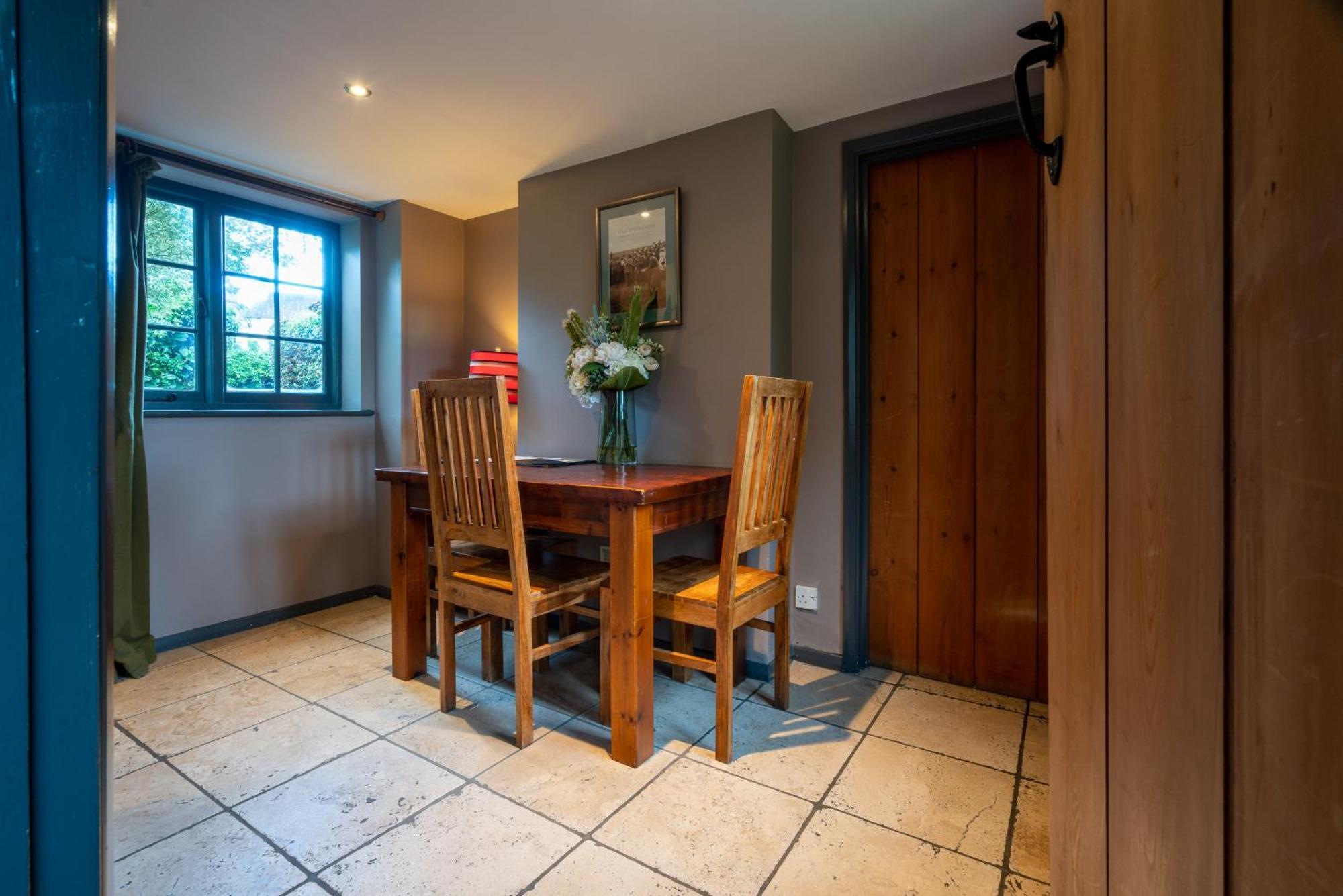 The Royal Oak Inn Chichester Ngoại thất bức ảnh